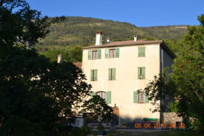 Pays du Verdon , étape, séjour fraîcheur dans maison de caractère
